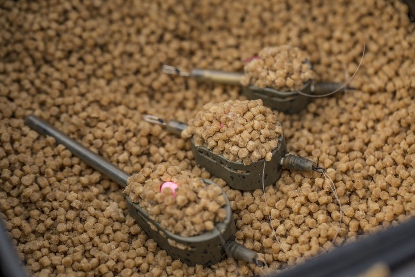 Guru Extra Distance Hybrid Feeder Various Sizes